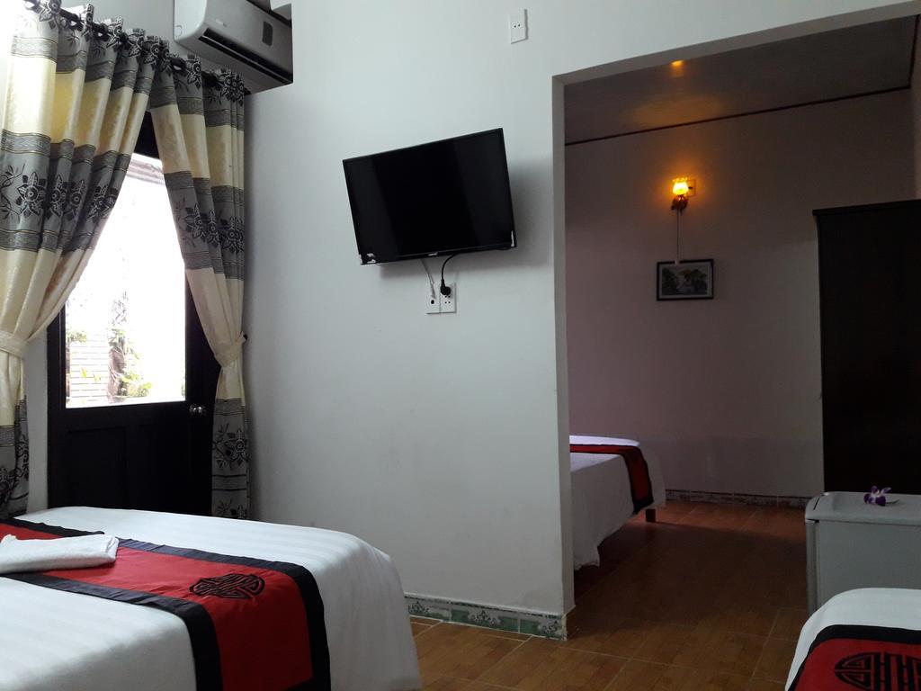 Red Ceramics Homestay Hoi An Bagian luar foto