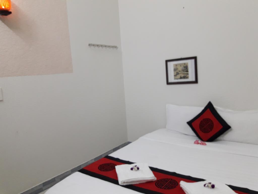 Red Ceramics Homestay Hoi An Bagian luar foto