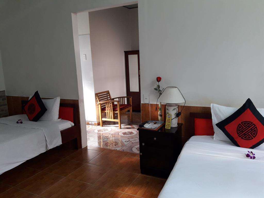 Red Ceramics Homestay Hoi An Bagian luar foto