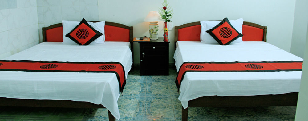 Red Ceramics Homestay Hoi An Bagian luar foto