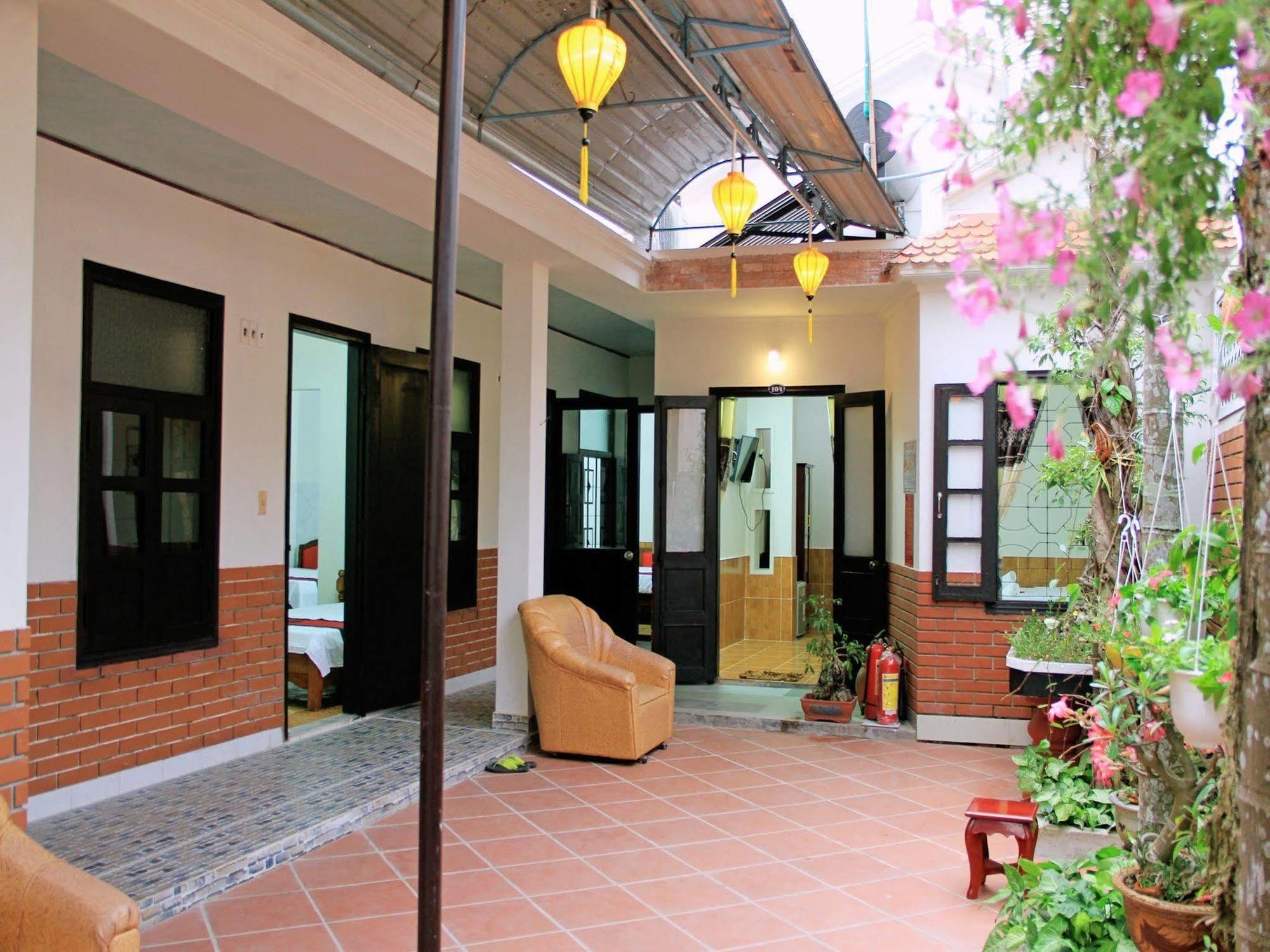 Red Ceramics Homestay Hoi An Bagian luar foto